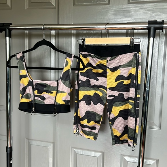 Matching sets - Picture 1 of 9